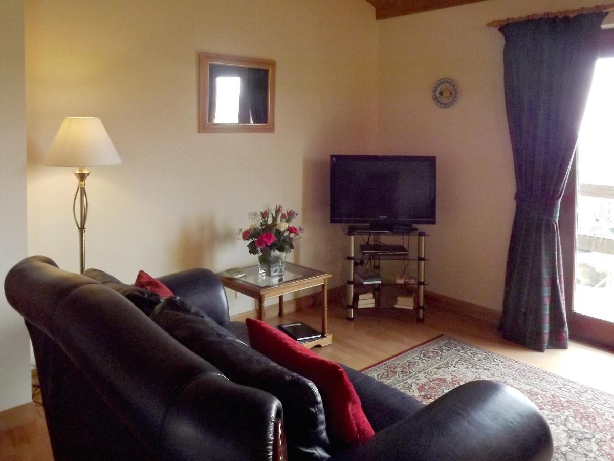 Ben Alder Lodge Milton of Campsie エクステリア 写真